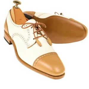 Shop Carmina BLUCHER FEMME ORTEIL DROIT VITELLO CAMEL |