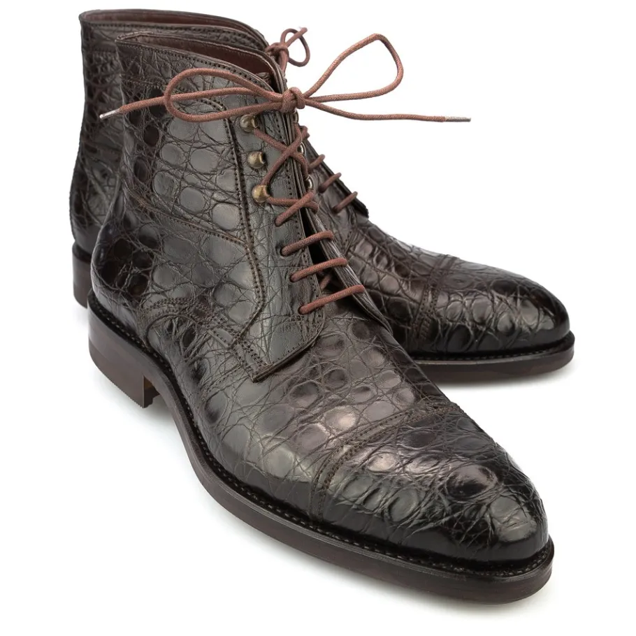 bottes_homme_a_bout_droit_crocodile_marron__carmina_0.webp Online Carmina BOTTES HOMME A BOUT DROIT CROCODILE MARRON |