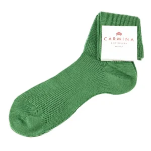Shop Carmina Chaussettes courtes pour femmes en vert pistache. PISTACHIO