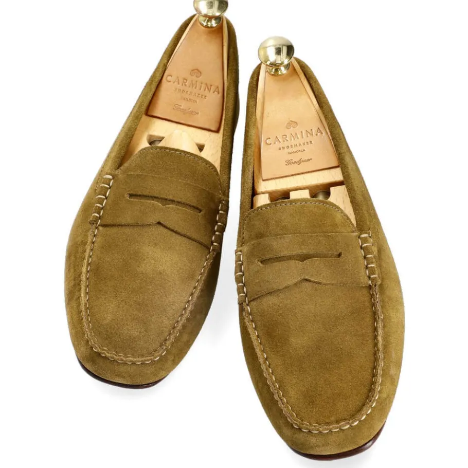 chausseures_de_conduite_daim_vert_caper__carmina_shoemaker_3.webp Discount Carmina CHAUSSEURES DE CONDUITE DAIM VERT CAPER | SHOEMAKER CAPERGREEN