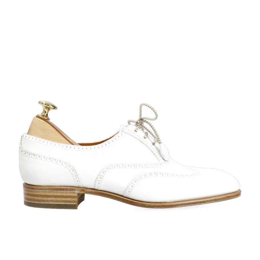 chaussures_oxford_blanches_pour_femmes_en_vitello__carmina_2.webp Outlet Carmina CHAUSSURES OXFORD BLANCHES POUR FEMMES EN VITELLO | WHITE