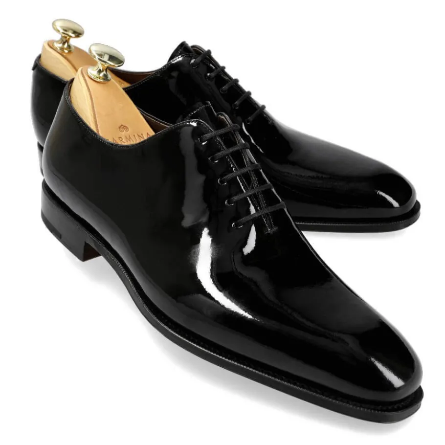 chaussures_oxford_unies_en_cuir_verni_noir__carmina_0.webp Flash Sale Carmina CHAUSSURES OXFORD UNIES EN CUIR VERNI NOIR | BLACK