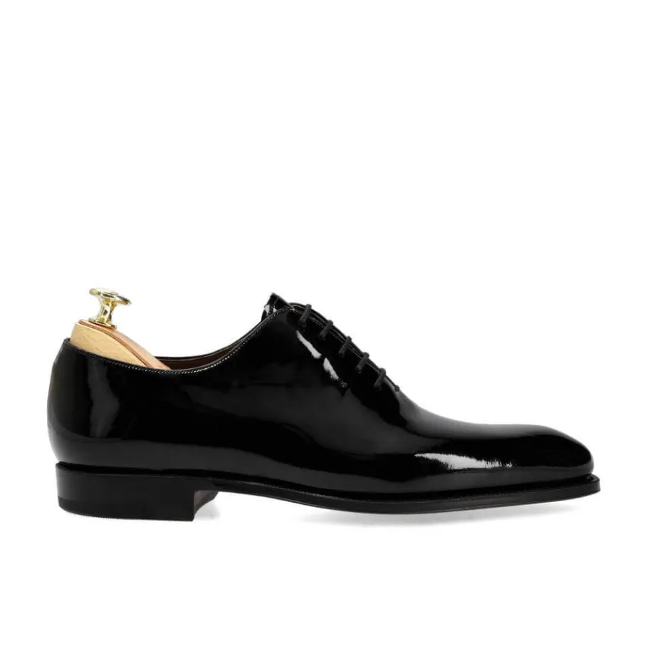 chaussures_oxford_unies_en_cuir_verni_noir__carmina_2.webp Flash Sale Carmina CHAUSSURES OXFORD UNIES EN CUIR VERNI NOIR | BLACK