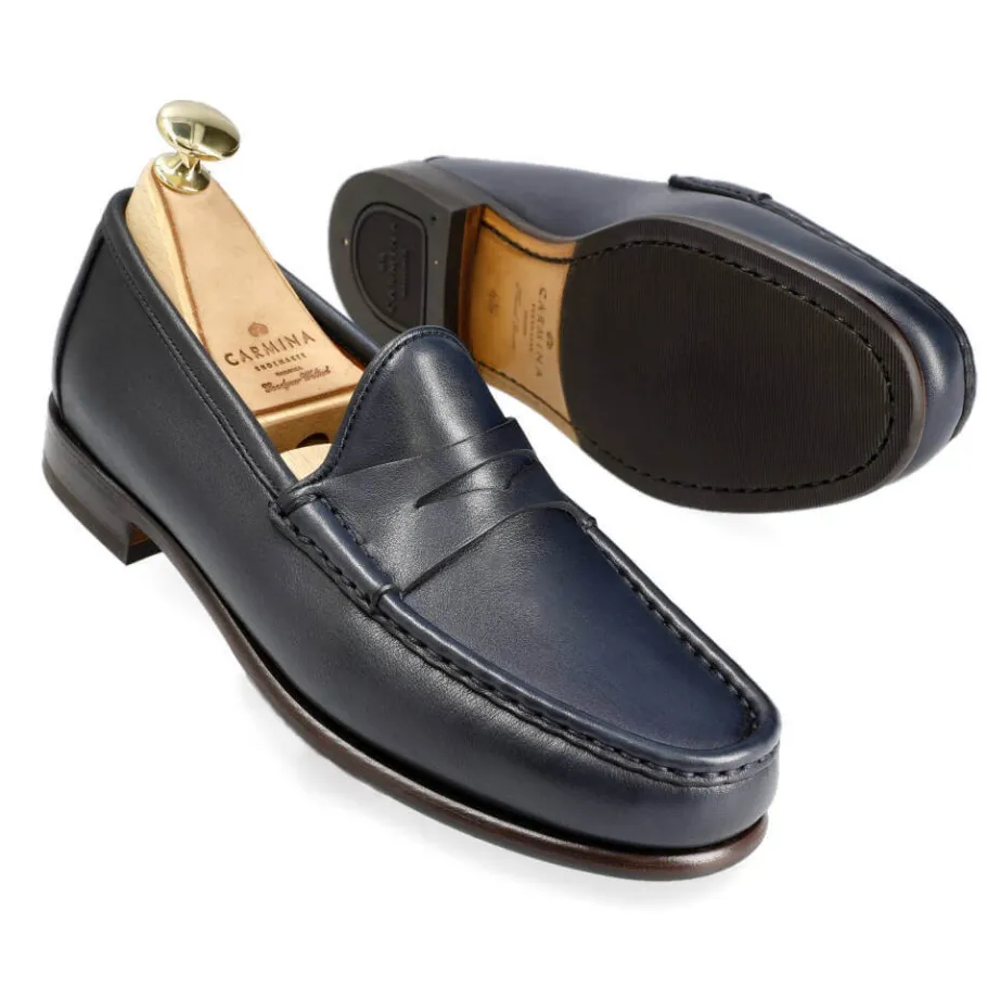mocassins_penny_pour_femmes_marine_rusticalf__carmina_1.webp Clearance Carmina MOCASSINS PENNY POUR FEMMES MARINE RUSTICALF | NAVY