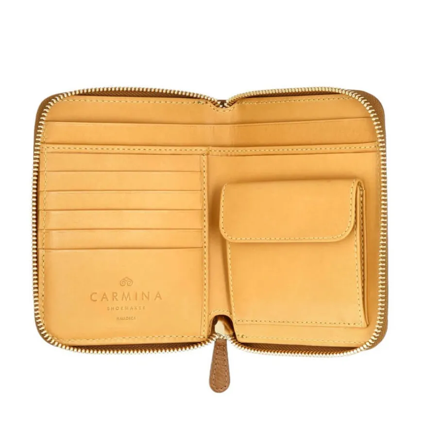portefeuille_de_taille_moyenne_pour_femme_1-2.webp Hot Carmina PORTEFEUILLE DE TAILLE MOYENNE POUR FEMME CHESTNUT