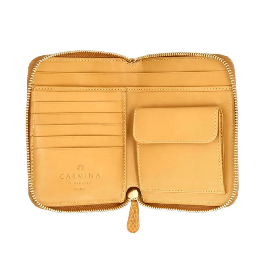 portefeuille_de_taille_moyenne_pour_femme_lizard_1.webp New Carmina PORTEFEUILLE DE TAILLE MOYENNE POUR FEMME LIZARD CALABAZA